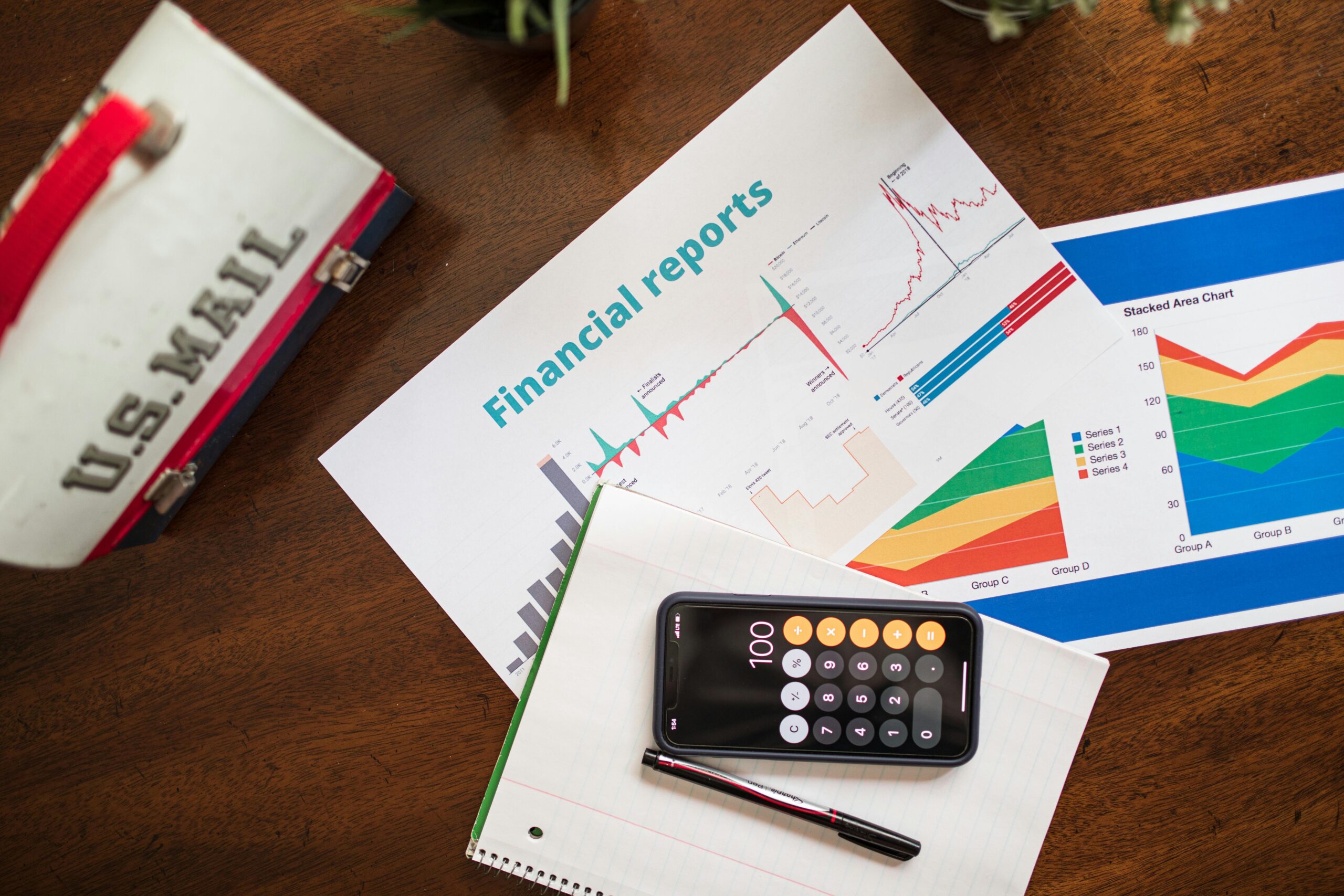 How to Build a Passive Income Stream with Dividend Stocks in 2025